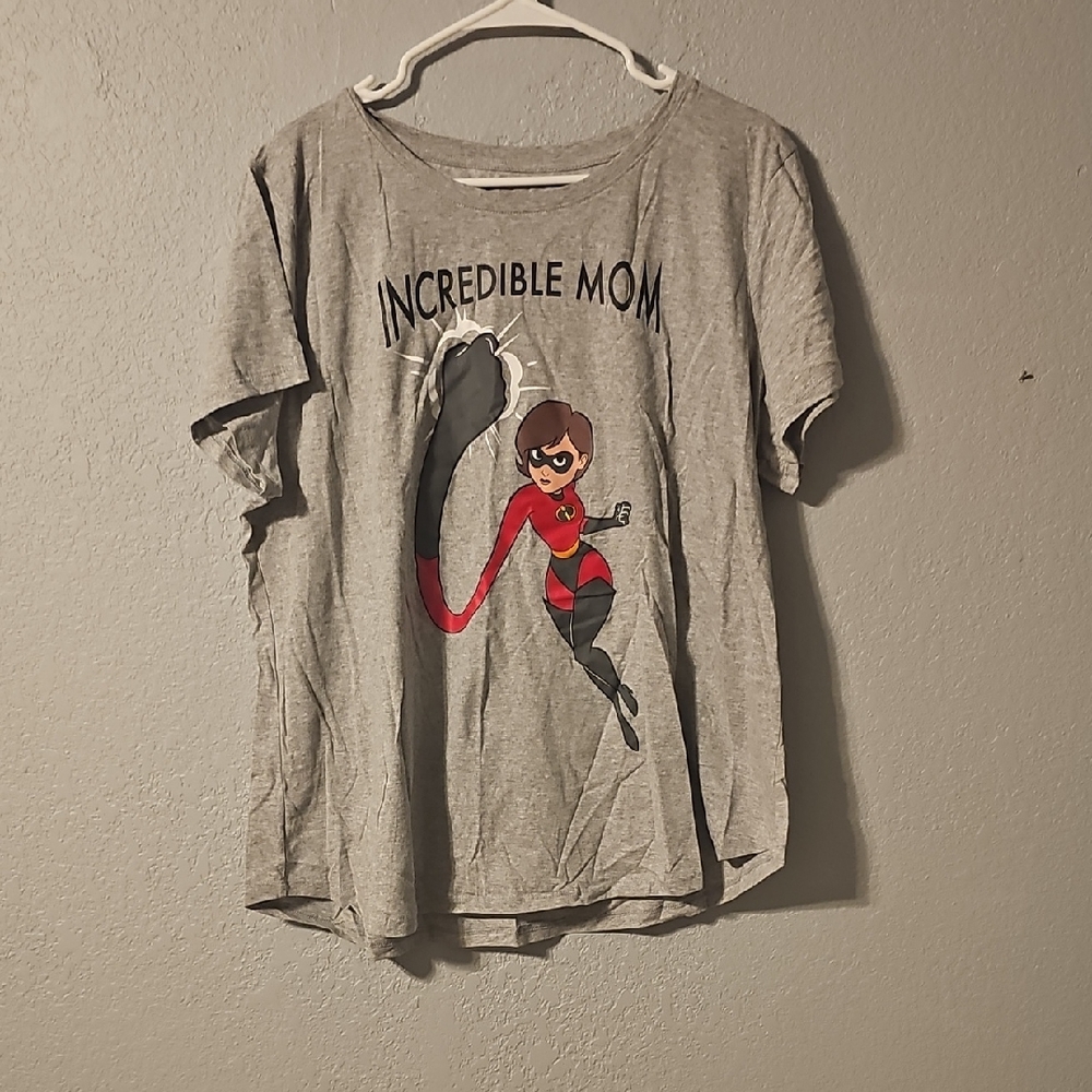 📢5 For $20 Gray Incredible Mom Short Sleeve Tee
